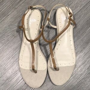Brooks Brothers Patent Kidskin T-Strap Taupe Sandals.   Size 8.5